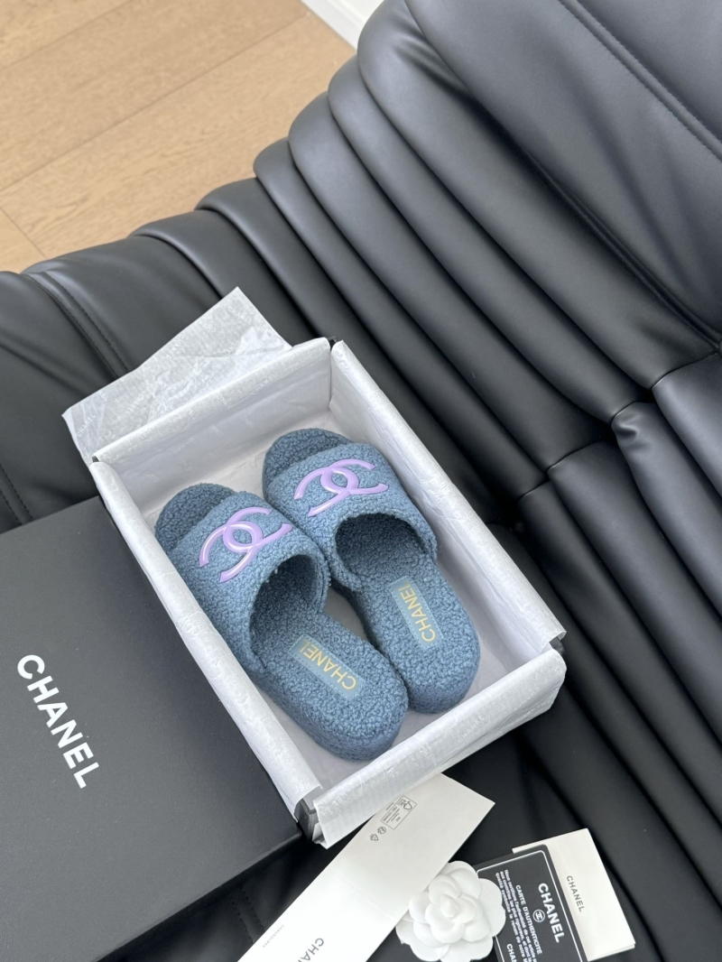 Ch**el slippers